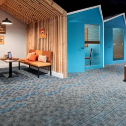 Wykładzina w płytkach RESONANANCE TRUST STRIPES Balsan Wykładzina w płytkach RESONANANCE TRUST STRIPES Balsan